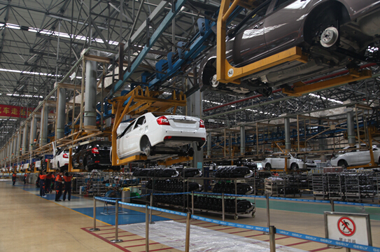 走進(jìn)吉利工廠車(chē)間 揭開(kāi)汽車(chē)制造神秘面紗